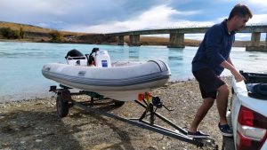 Ambiente e INTA Santa Cruz colaboran en un mapeo nacional de microplásticos en cursos y cuerpos de agua