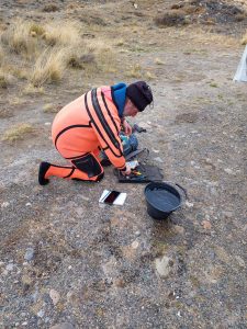 Ambiente e INTA Santa Cruz colaboran en un mapeo nacional de microplásticos en cursos y cuerpos de agua