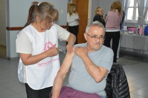 Continúa la vacunación en centros de jubilados de Río Gallegos