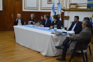 Reunión de gabinete ampliada: El Gobierno analiza presentar la ley de Emergencia en la legislatura