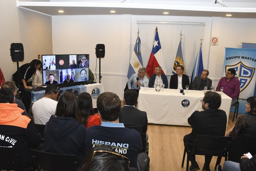 Encuentro entre países hermanos: Presentaron oficialmente la Travesía Binacional de Aguas Abiertas