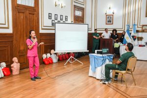 Trabajadores de distintos organismos se capacitaron en primeros auxilios