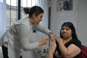 La cartera Sanitaria brindó el acceso a la vacunación en pueblos originarios y zonas rurales