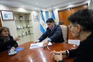 Vidal firmó un convenio con la Universidad Nacional de la Patagonia Austral