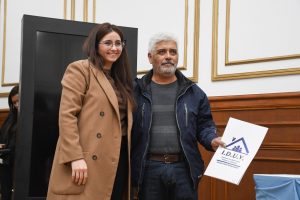 El sueño de la casa propia: Vidal entregó escrituras a familias de la provincia