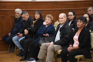 El sueño de la casa propia: Vidal entregó escrituras a familias de la provincia