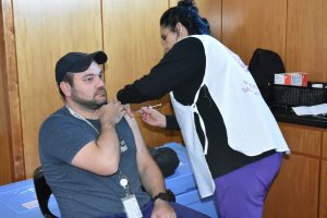Salud realizó vacunación en el Aeropuerto de Río Gallegos