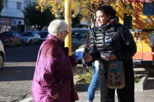 Cultura obsequió escarapelas confeccionadas por artesanas de PREPAP