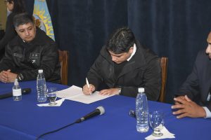 Vidal: “Vamos a hacer el polideportivo para la Policía de Santa Cruz”