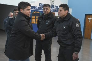 Vidal: “Vamos a hacer el polideportivo para la Policía de Santa Cruz”