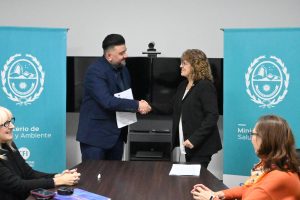 Salud y la UNPA firmaron un convenio para realizar consultorías en hospitales