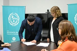 Salud y la UNPA firmaron un convenio para realizar consultorías en hospitales