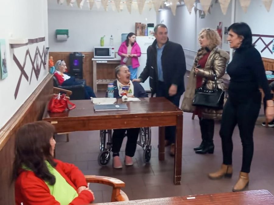 Atención Integral a los Mayores: Autoridades provinciales visitaron el Hogar "Dr. Braulio Zumalacárregui"