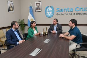 Álvarez recibió a la ganadora del Premio Martín Fierro Federal en Casa de Gobierno