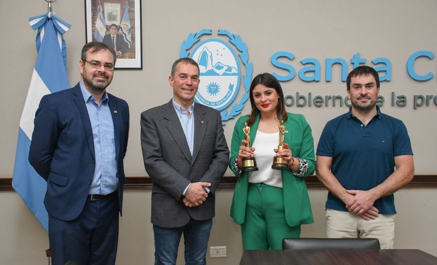 Álvarez recibió a la ganadora del Premio Martín Fierro Federal en Casa de Gobierno