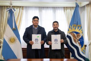 Plan de obras en Santa Cruz: Vidal firmó convenio con las localidades de Perito Moreno, Koluel Kayke y Tres Lagos