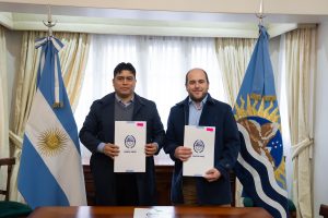 Plan de obras en Santa Cruz: Vidal firmó convenio con las localidades de Perito Moreno, Koluel Kayke y Tres Lagos