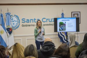 Realizaron conversatorio sobre políticas públicas para un trato digno a los adultos mayores en Santa Cruz