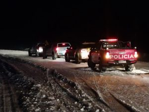Exitoso rescate de siete efectivos de la Policía varados en la nieve gracias al esfuerzo conjunto