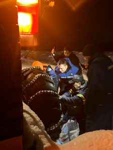 Exitoso rescate de siete efectivos de la Policía varados en la nieve gracias al esfuerzo conjunto