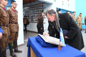 Escuela de Policía: 78 cadetes de segundo año juraron la bandera