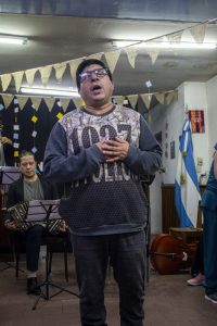 El Zumalacarregui se vistió de celeste y blanco