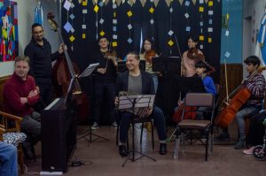 El Zumalacarregui se vistió de celeste y blanco