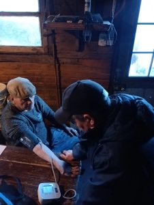 El Gobierno de Santa Cruz refuerza la distribución de insumos médicos y esenciales en toda la provincia