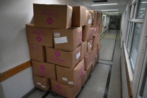 El Gobierno de Santa Cruz refuerza la distribución de insumos médicos y esenciales en toda la provincia