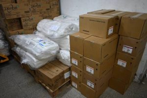 El Gobierno de Santa Cruz refuerza la distribución de insumos médicos y esenciales en toda la provincia