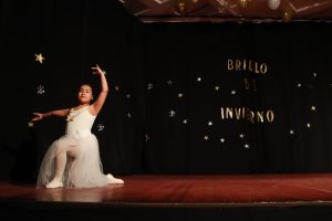 Las bailarinas de la Escuela Provincial de Danzas protagonizaron en “Brillos de Invierno"