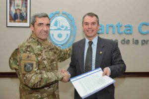 El Gobierno formalizó el acuerdo de asistencia al Ejército Argentino en el marco del COE