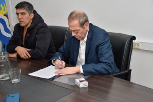 Distrigas S.A. firmó convenio con el Municipio de 28 de Noviembre para extender redes de gas