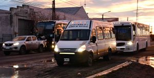 Llegaron colectivos de la Escuela Agropecuaria N°1 para ser reparados en la ciudad capital
