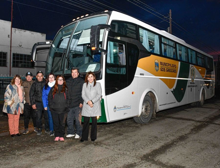 Llegaron colectivos de la Escuela Agropecuaria N°1 para ser reparados en la ciudad capital