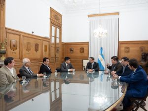 Claudio Vidal se reunió en Buenos Aires para ampliar el ejido urbano de El Chaltén