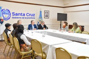 El Gobierno Provincial recibió a la delegación del IPSA que compitió en la Bienal del Chaco