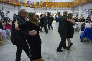 Mes de la Igualdad: adultos mayores celebraron el carnaval de invierno