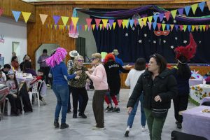 Mes de la Igualdad: adultos mayores celebraron el carnaval de invierno