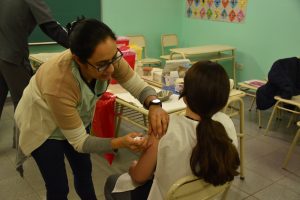 Salud y Educación continúan con los operativos de vacunación escolar en Río Gallegos