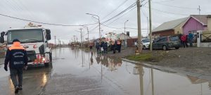 COE de Provincia: Articula acciones para asistir a los vecinos que fueron damnificados por las lluvias en Río Gallegos