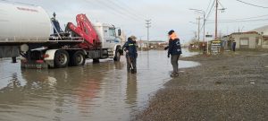 COE de Provincia: Articula acciones para asistir a los vecinos que fueron damnificados por las lluvias en Río Gallegos