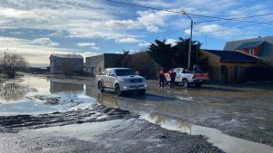 Hoy domingo: El Gobierno Provincial continuó asistiendo con todos sus recursos, a los vecinos de Río Gallegos