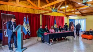 El Gobierno Provincial estuvo presente el acto protocolar por el 51º Aniversario de Tres Lagos