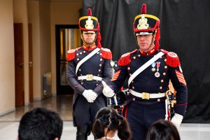 Semana Sanmartiniana: Granaderos visitan diferentes escuelas de Río Gallegos