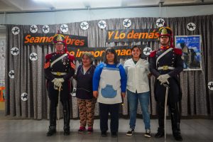 Continúan las visitas de los Granderos a Caballo a las escuelas de Río Gallegos