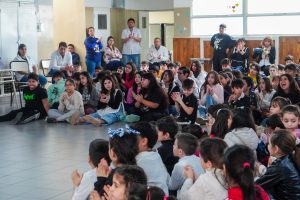 Continúan las visitas de los Granderos a Caballo a las escuelas de Río Gallegos