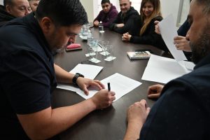 Salud firmó convenio con la Asociación de Futbol de los Barrios