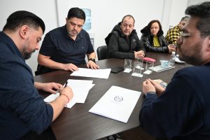 Salud firmó convenio con la Asociación de Futbol de los Barrios