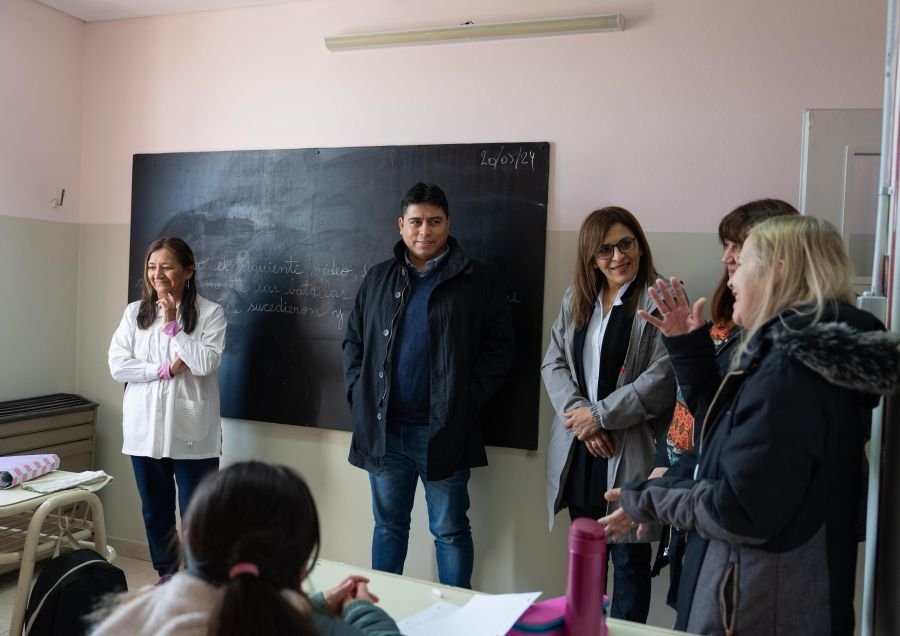 Vidal en Fuentes del Coyle: "Poner en marcha esta escuela tiene mucho valor"